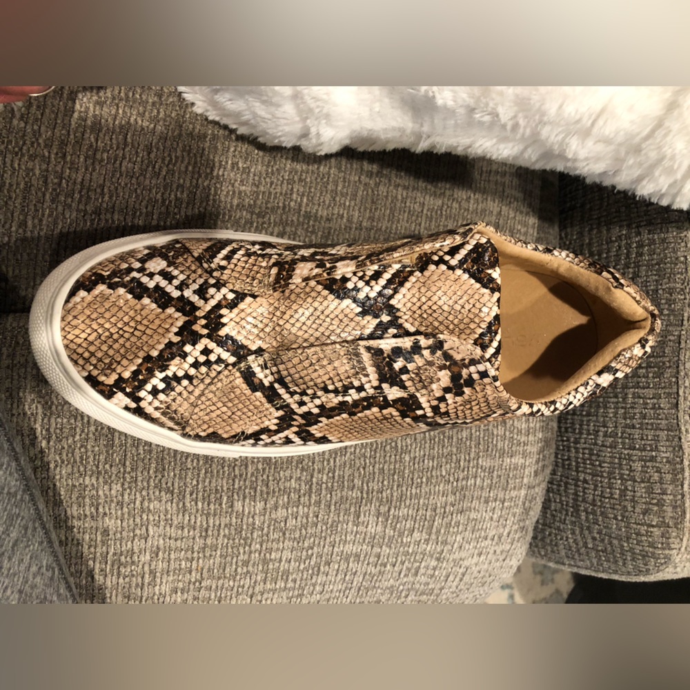 J/SLIDES Noel Sneakers